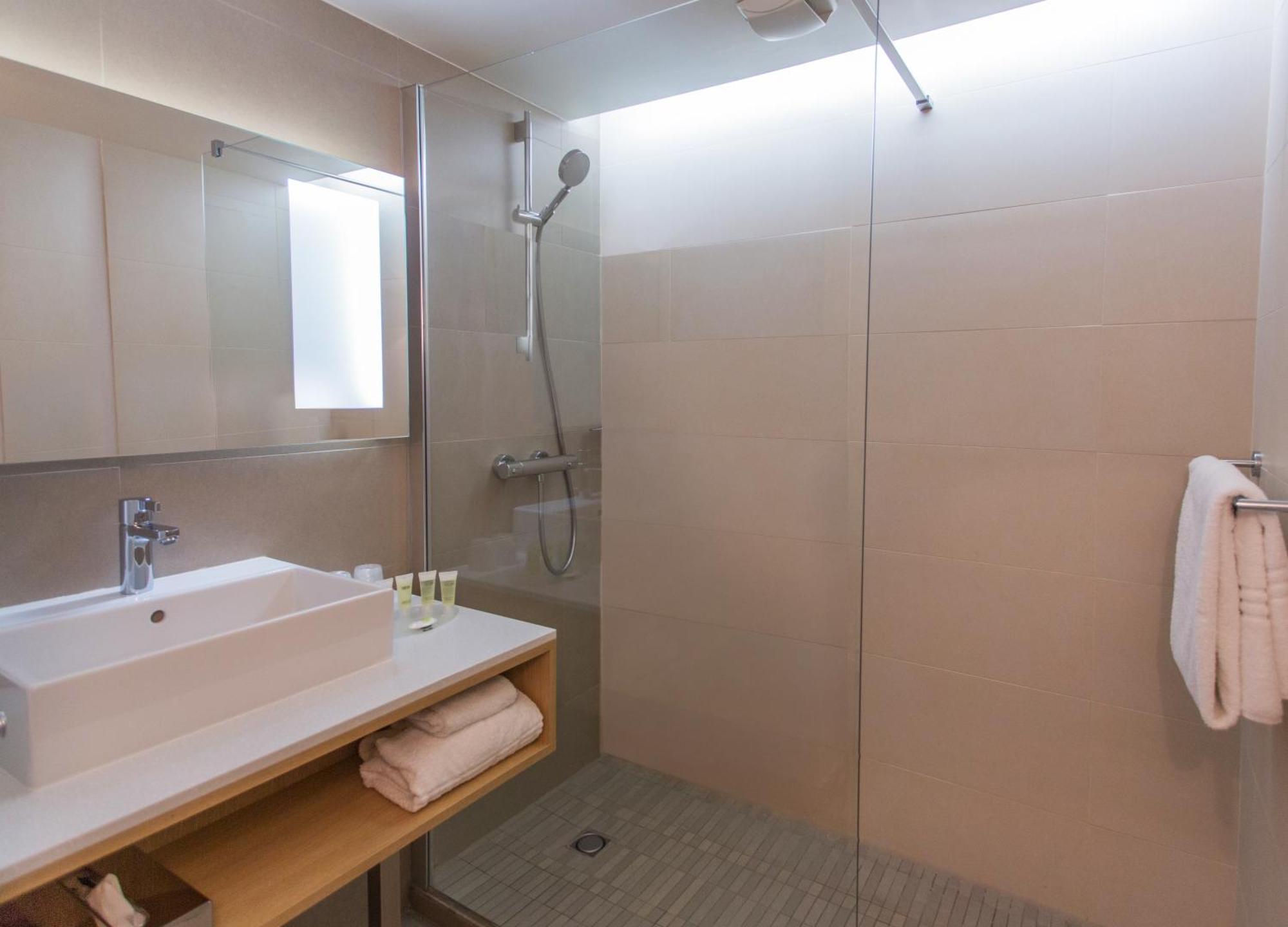 Courtyard By Marriott Montpellier Hotel Ngoại thất bức ảnh